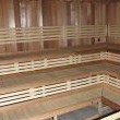Finská sauna s netradičním špalkovým stropem